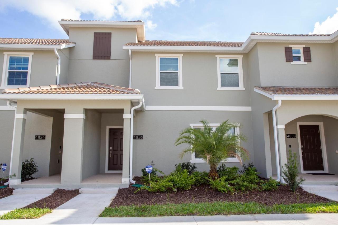 Gorgeous 4 Bedroom W/ Pool Close To 4836