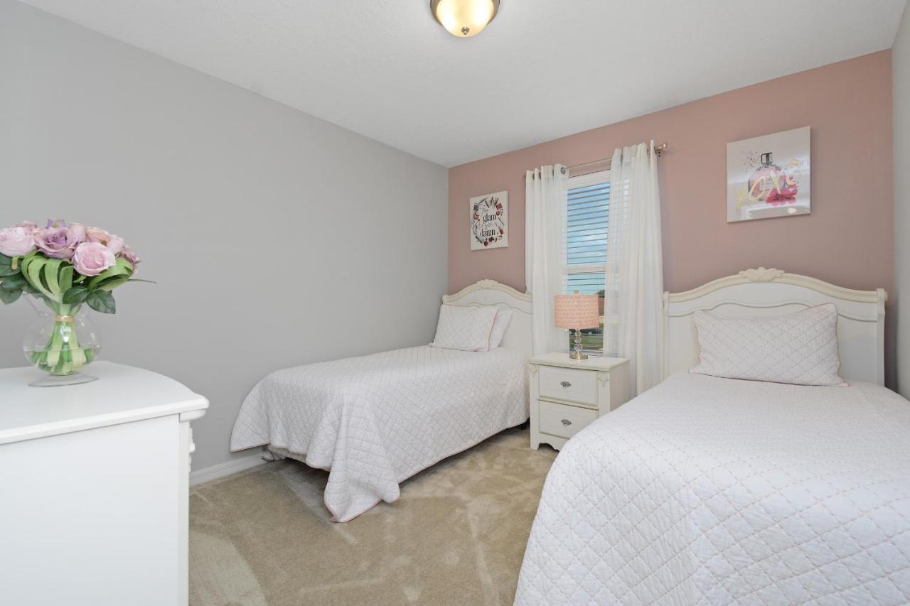 Four Bedrooms Townhome 5128 Holiday home *