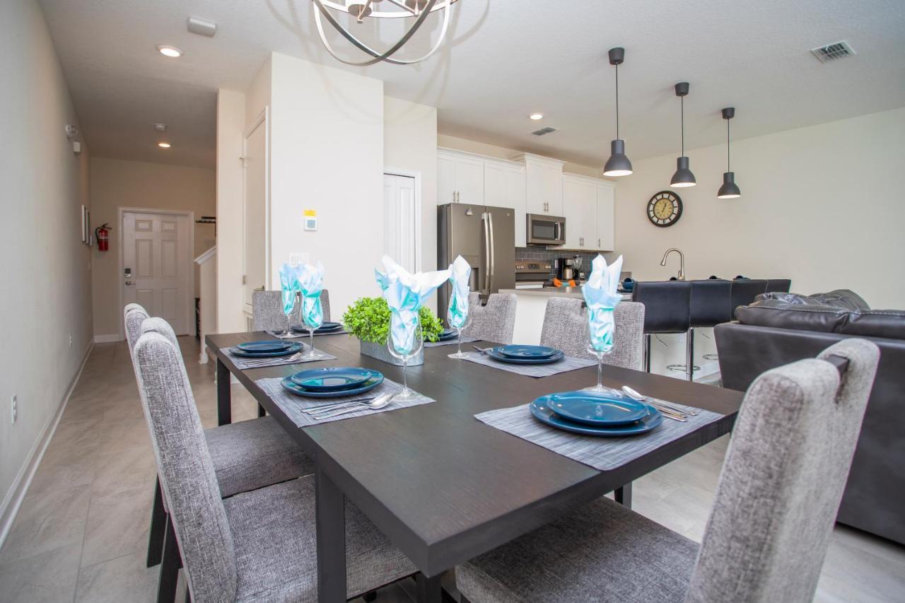 Gorgeous Four Bd W/ Pool Close To 5035 *