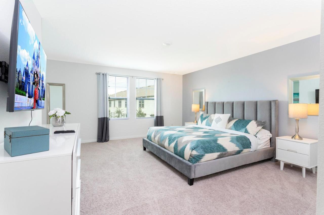 Cozy 3 Bd Close To @ Enclaves At Festival 808