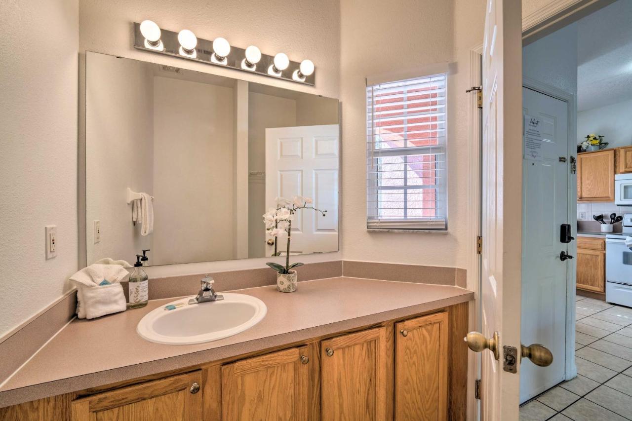 Charming Townhome With Patio Less Than 9 Mi To Disney! Holiday home Kissimmee