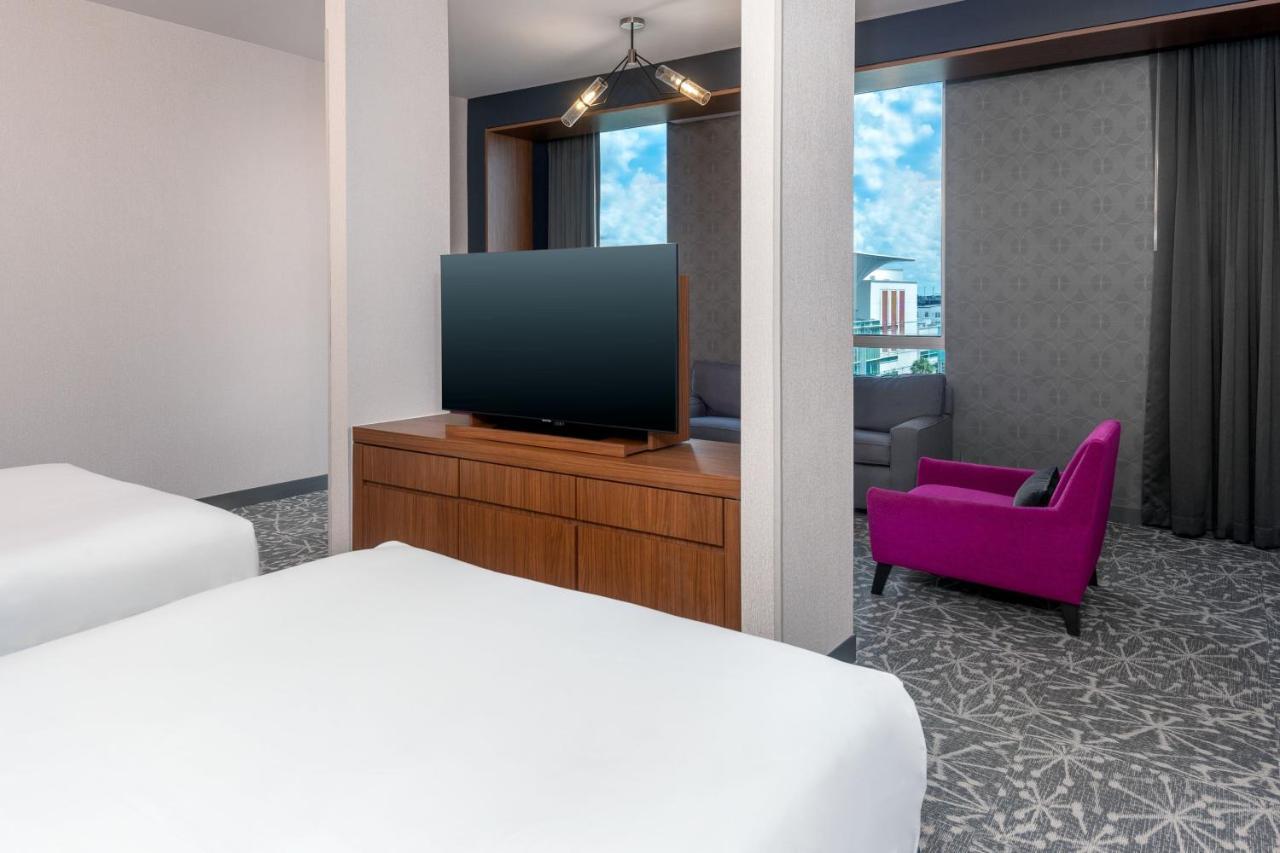 Aloft Downtown Hotel