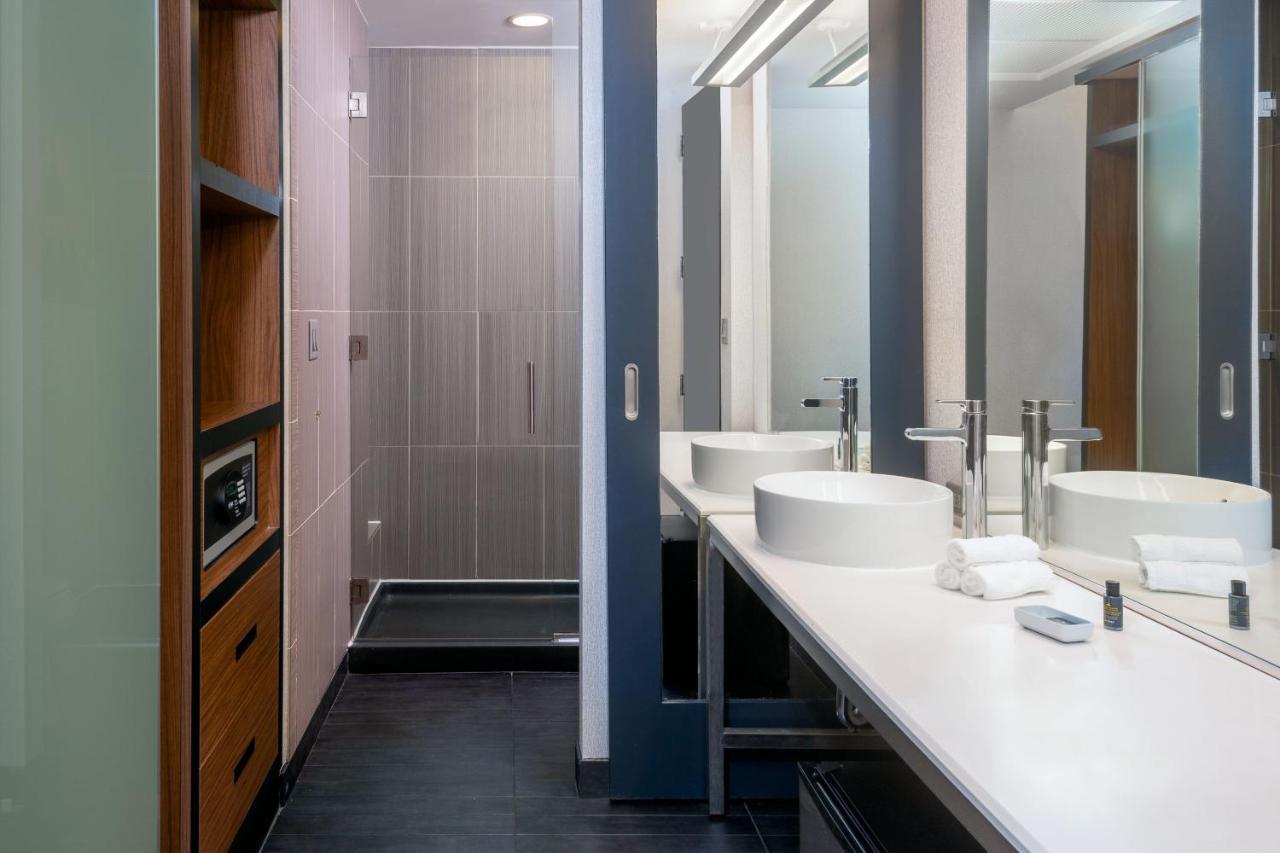 Aloft Downtown Hotel