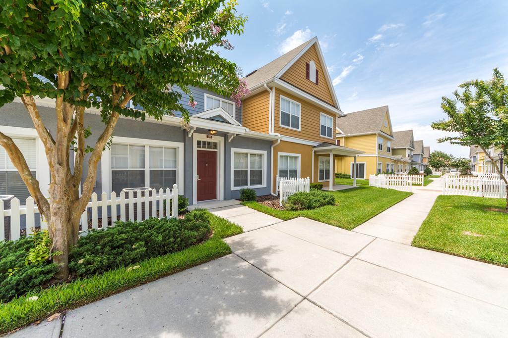 The At Seven Dwarfs Lane Apartment