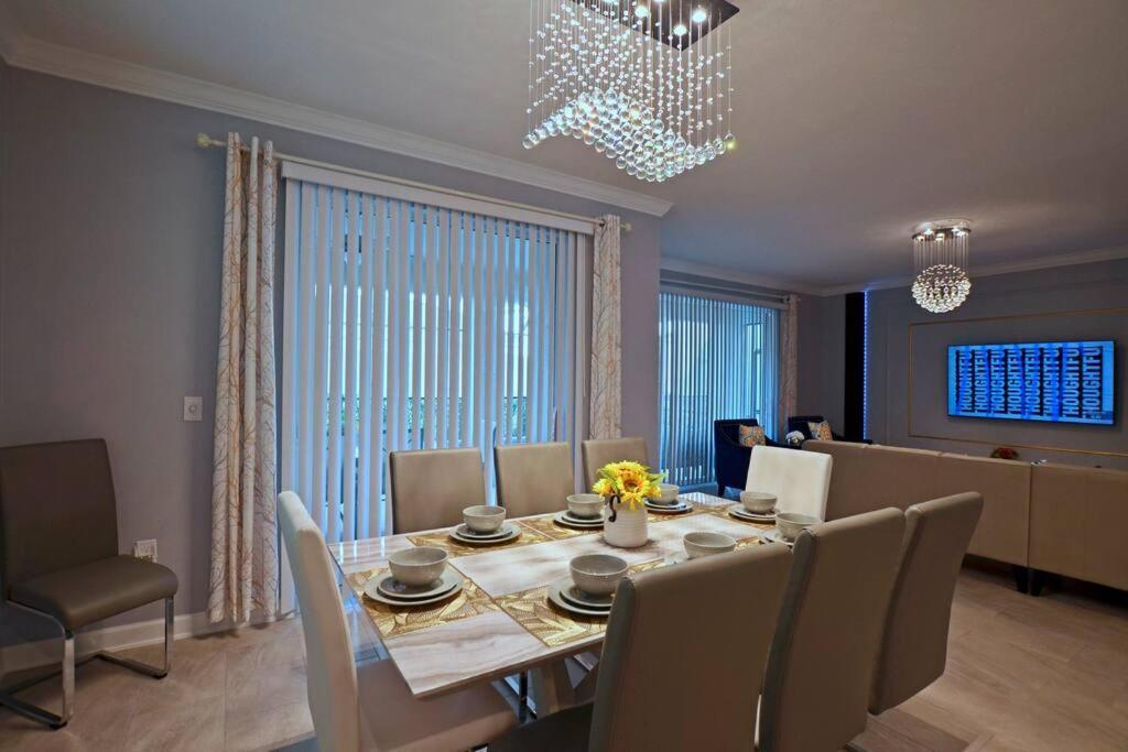 Amazing 6br @ Storey Near Villa *