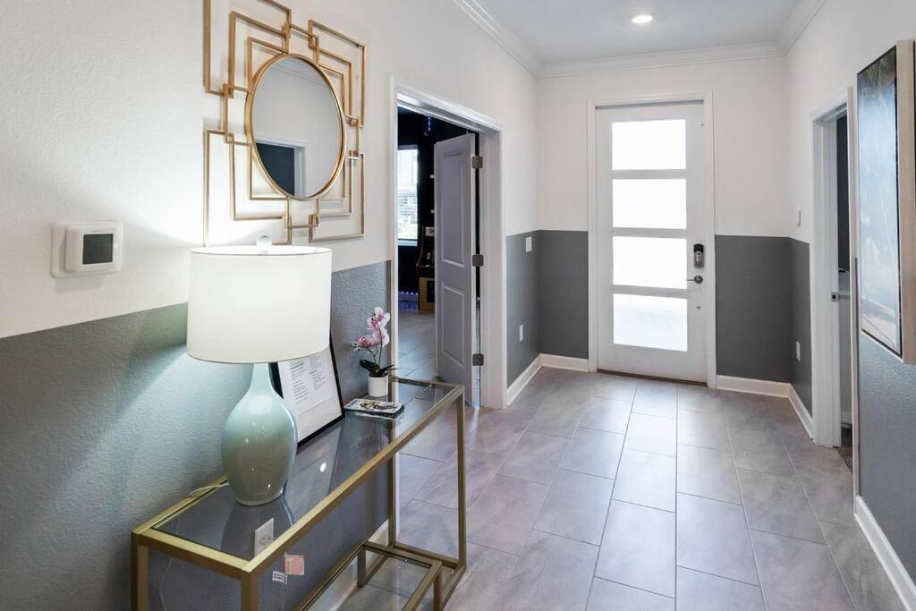 Luxury 9br @ Storey Near