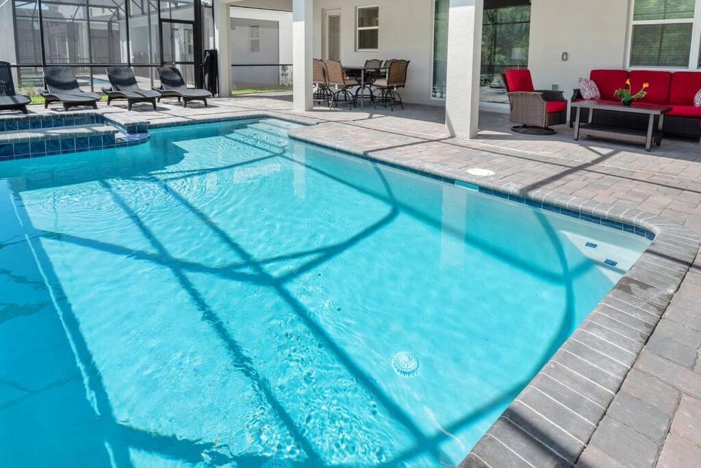 Luxury 9br @ Storey Near Villa