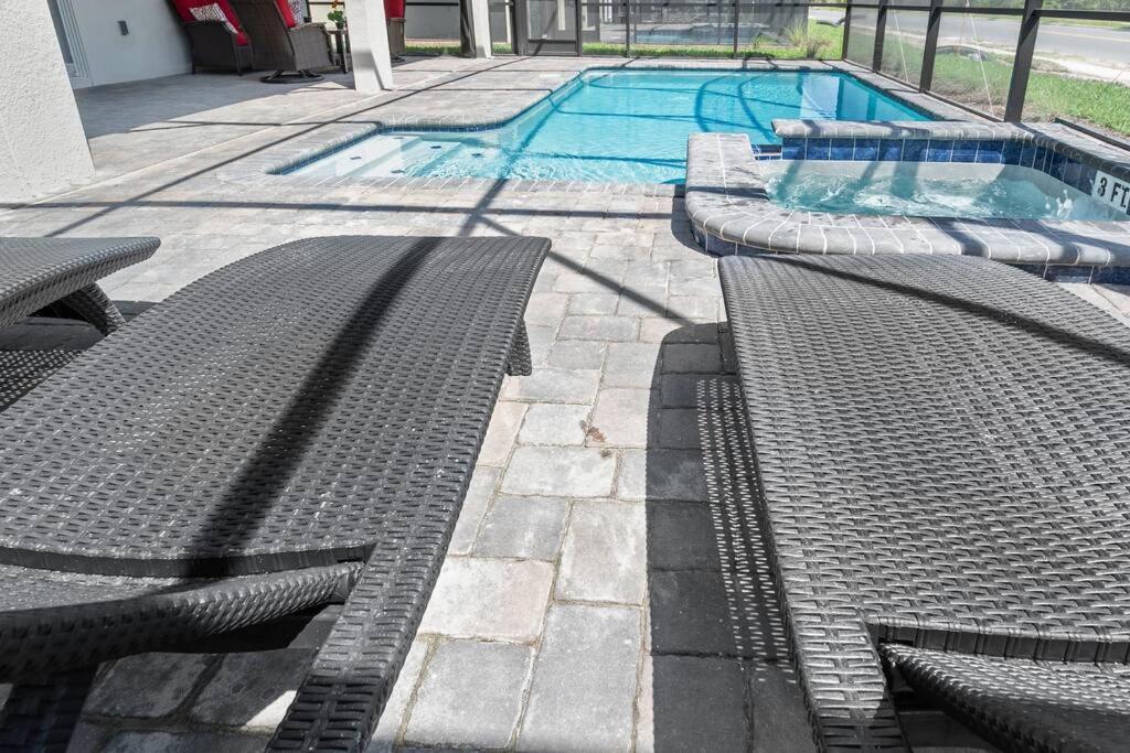 Luxury 9br @ Storey Near