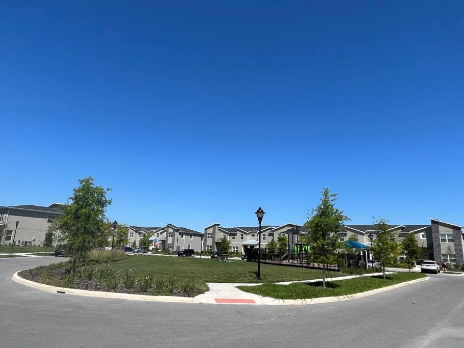 Luxury 9br @ Storey Near Villa