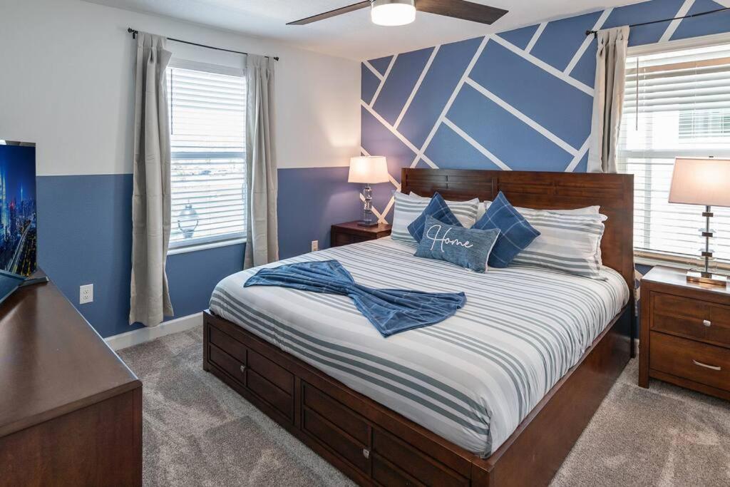 Luxury 9br @ Storey Near Kissimmee
