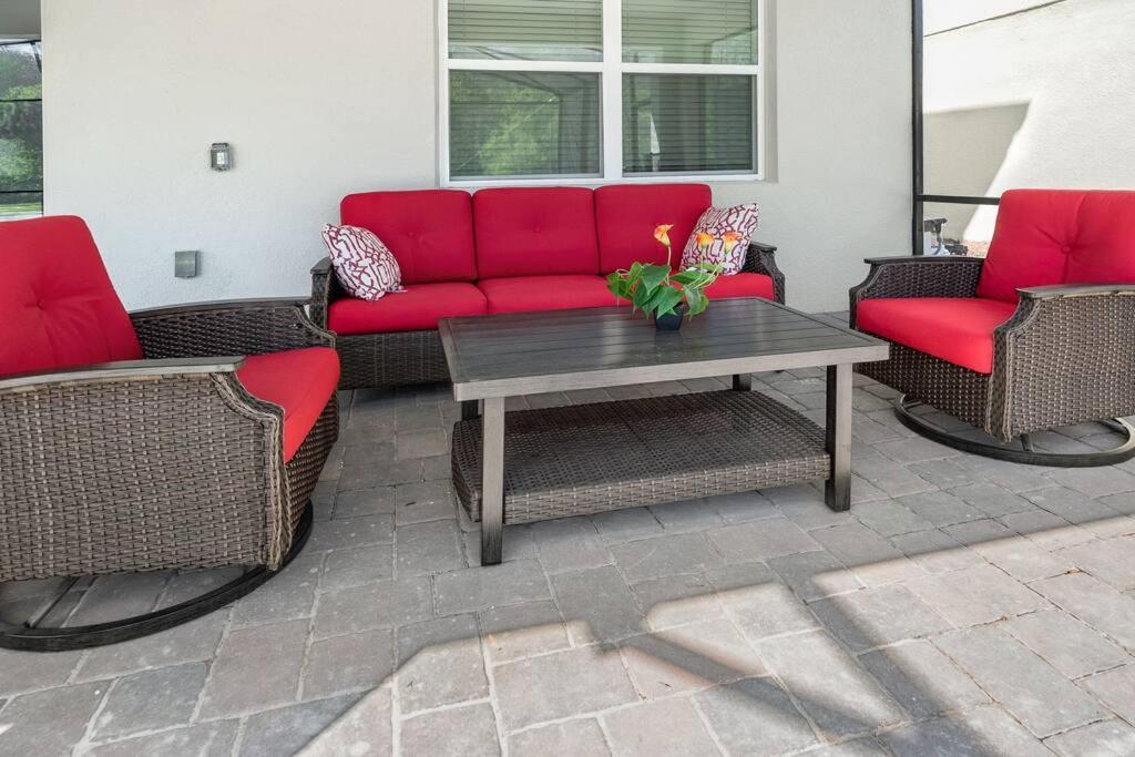 Luxury 9br @ Storey Near