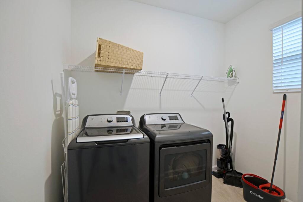 Amazing 6br @ Storey Near Villa