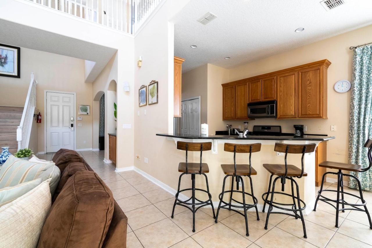 Stunning 5 Bd W/ Pool Close To 7420
