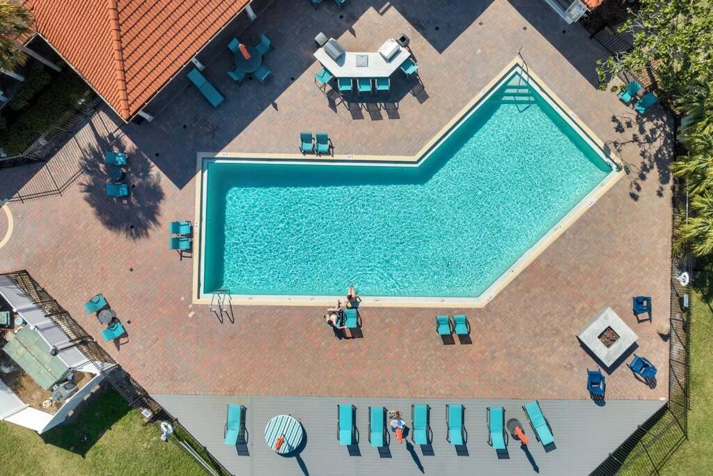 Stylish Themed Family Unit- 10 Mins Away Apartment Kissimmee
