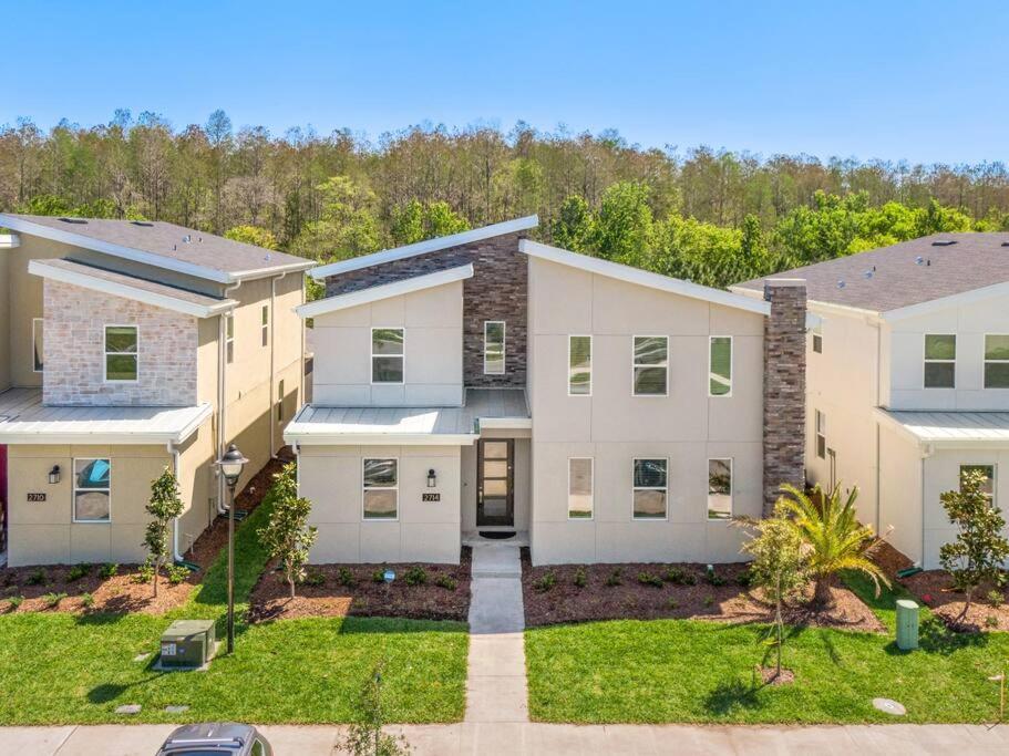Luxury 9br @ Storey Near