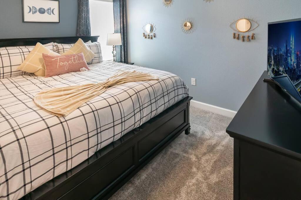 Luxury 9br @ Storey Near Kissimmee