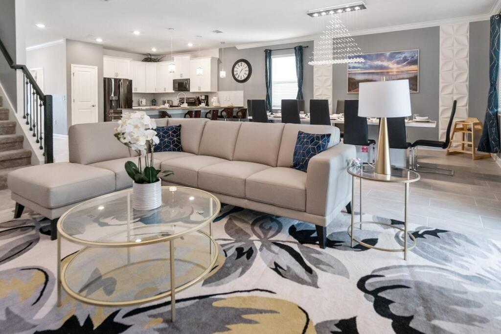 Villa Luxury 9br @ Storey Near *