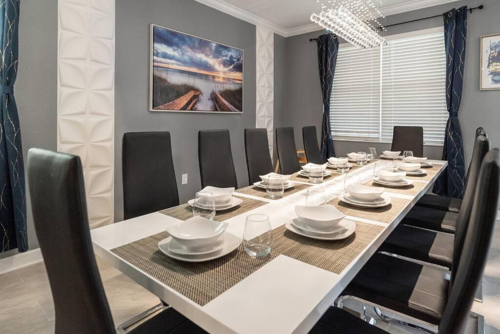 Luxury 9br @ Storey Near