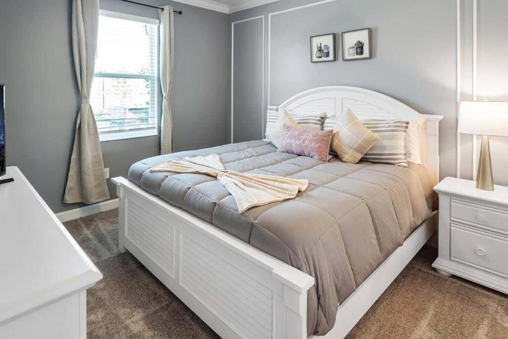 Luxury 9br @ Storey Near Villa