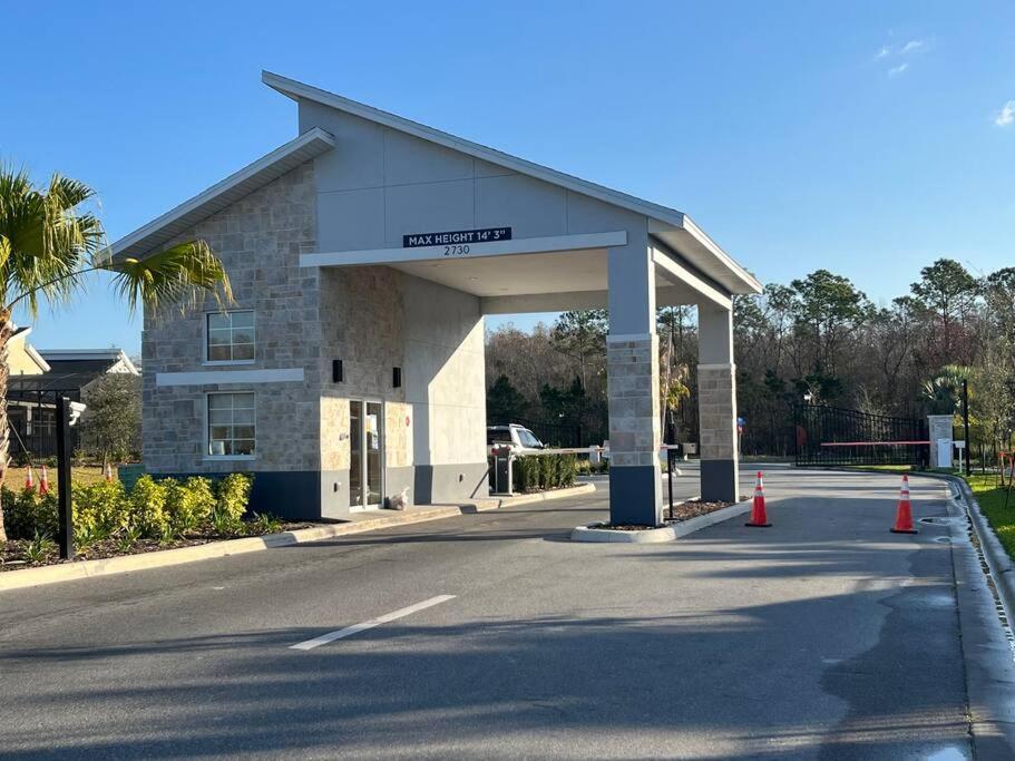 Amazing 6br @ Storey Near *