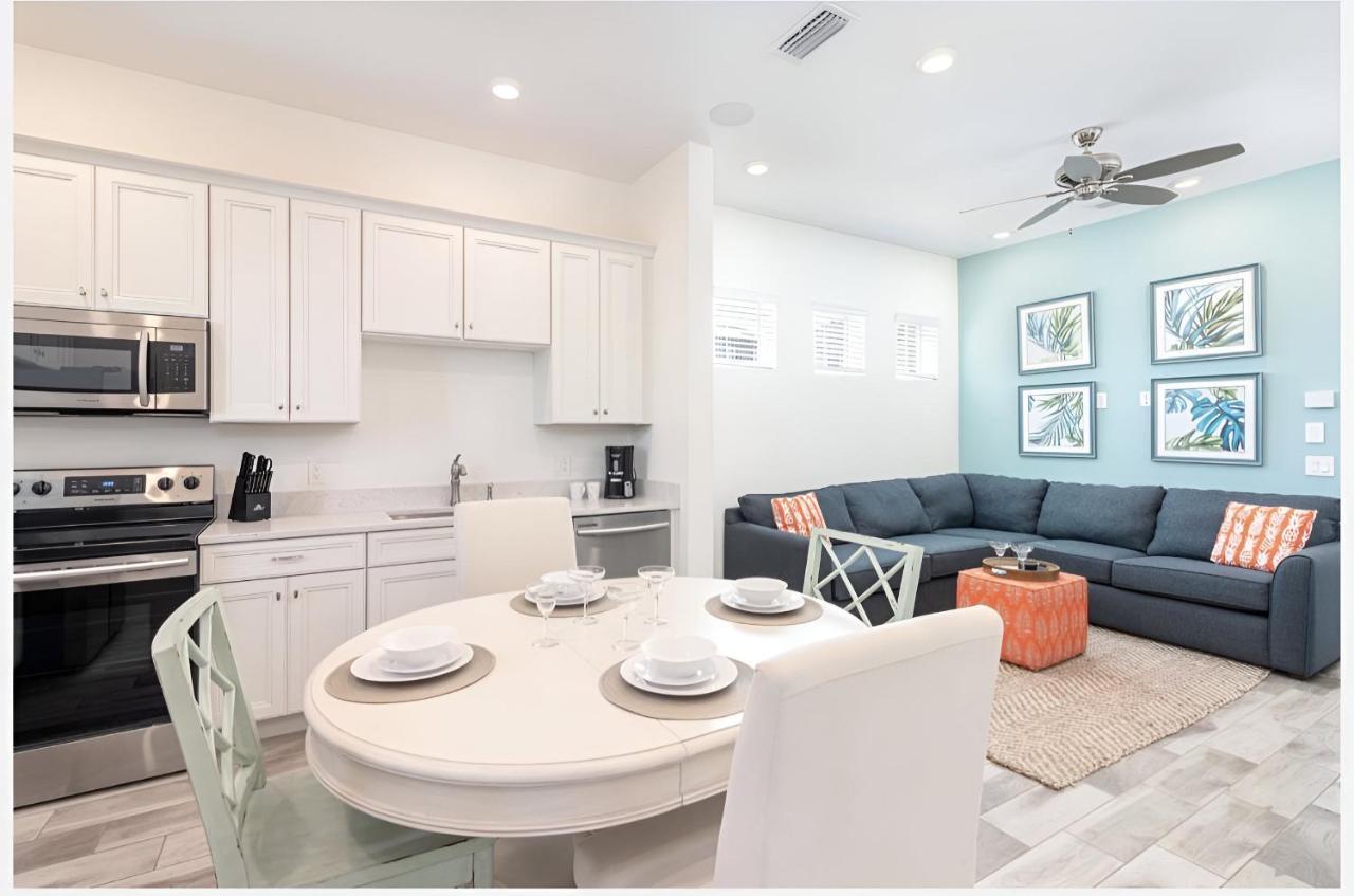 Zay & Zac's Shake Shack Villa