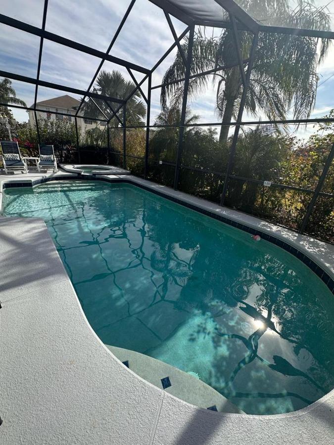 Sweet 4 Bedroom 3 Bath Pool & Holiday home *