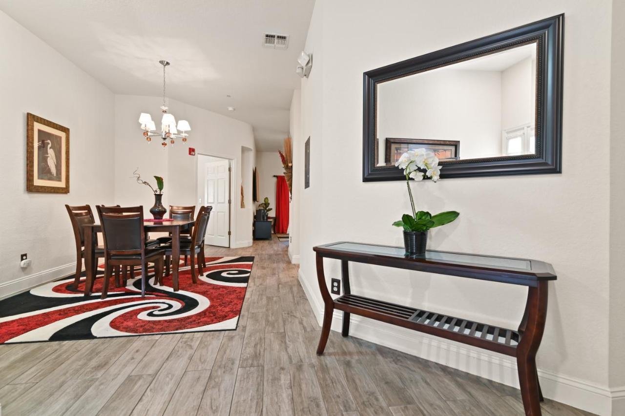 Apartment Cristina's Tropical Villa/ Just Minutes From Disney! *