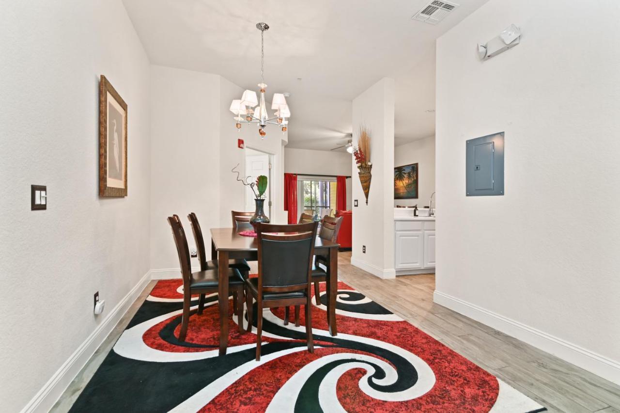 Cristina's Tropical Villa/ Just Minutes From Disney!