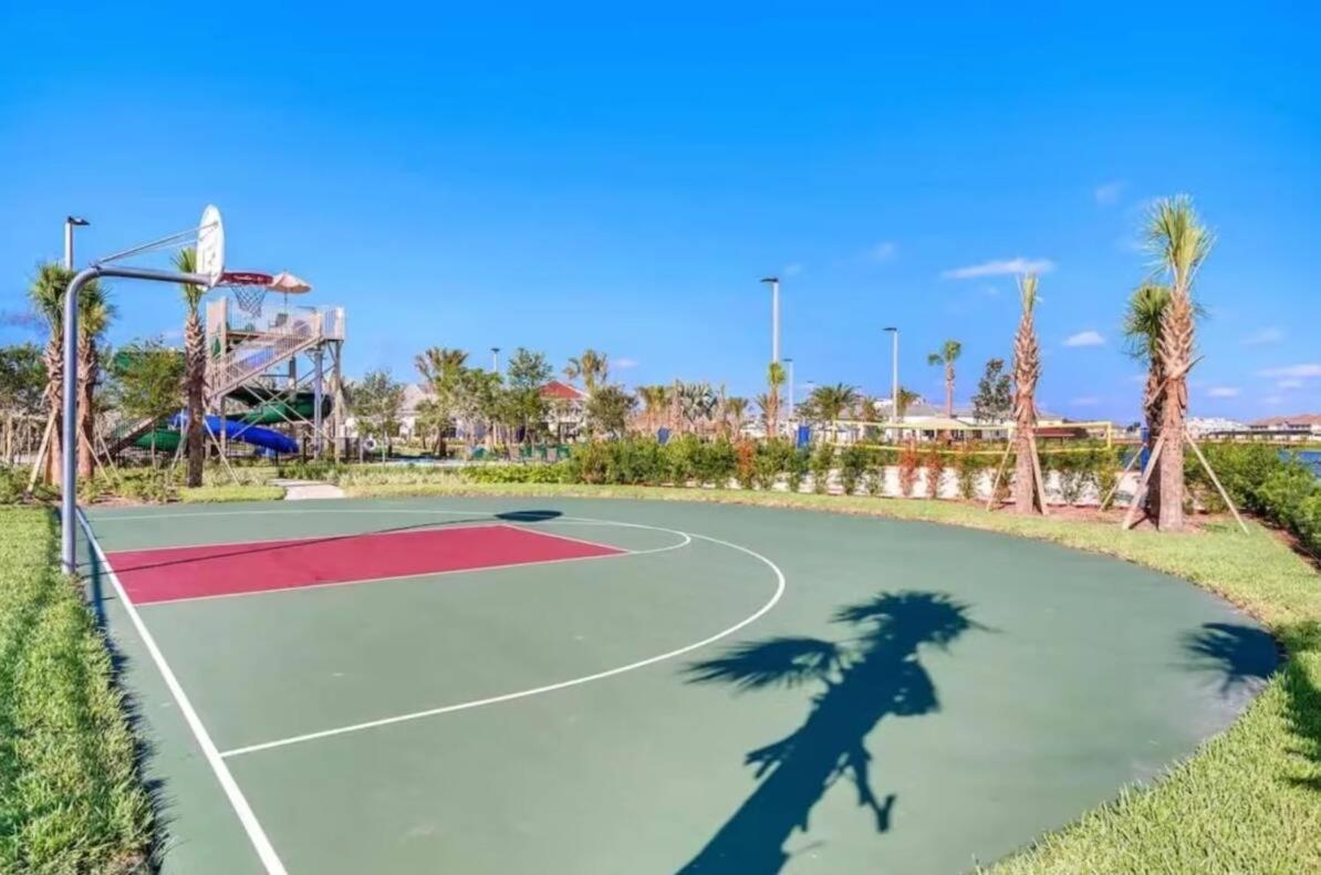 Amazing 5 Bedrooms 04ba At Storey *