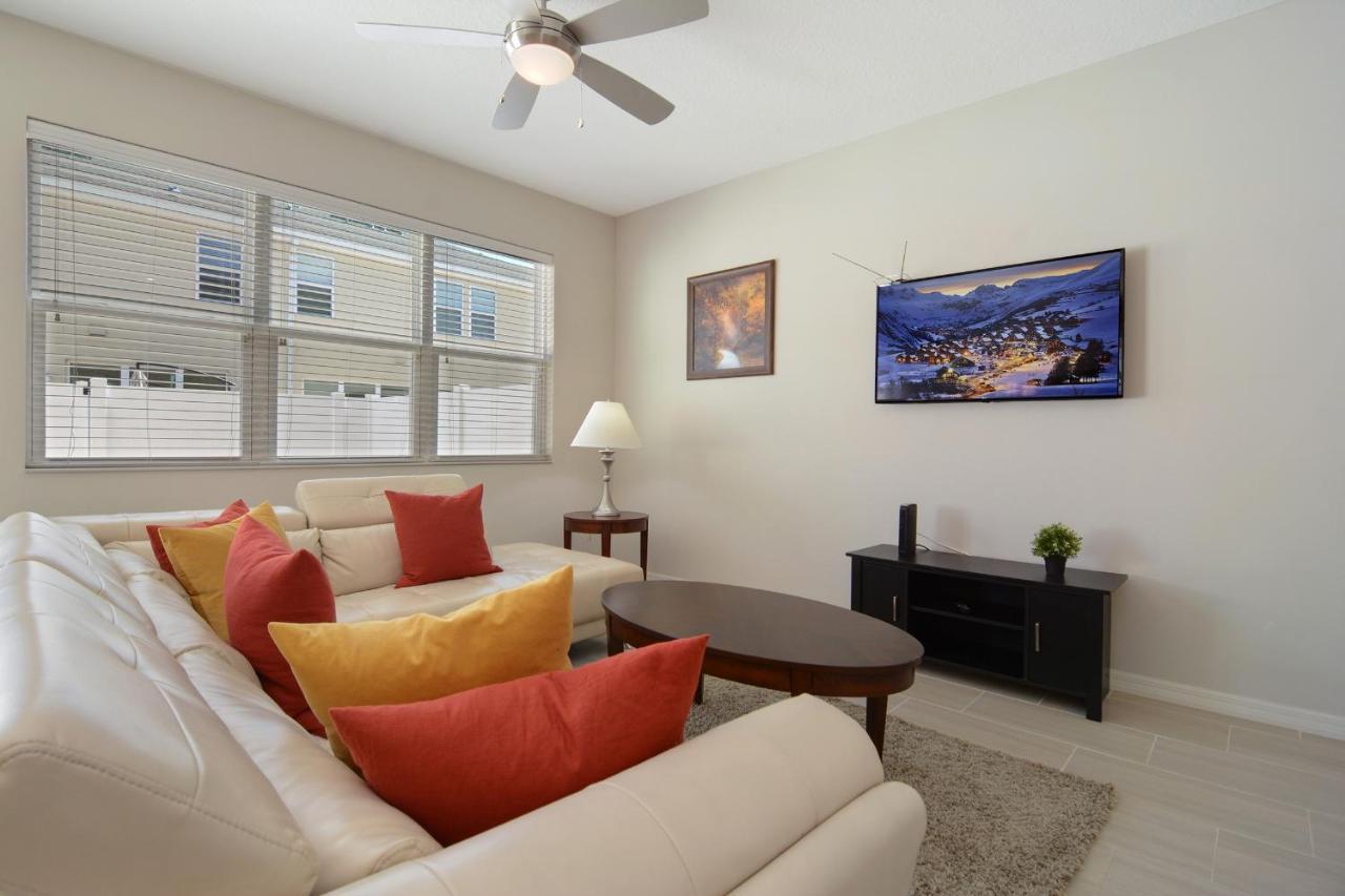 Four Bedrooms Townhome 5130