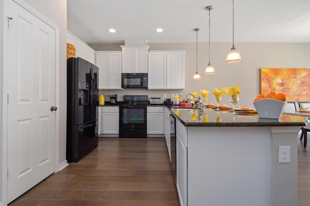 4bd Sleeps 9 W Jacuzzi Close To @ Compass Bay 5113c *