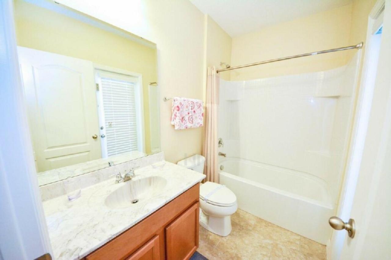 Make Memories With Your Family And Friends In Beautiful 1014 Loughman