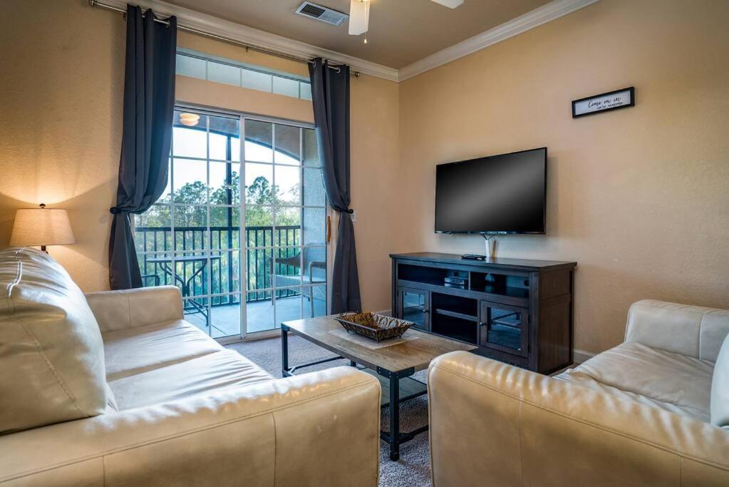 Apartment Vacation Fun Spot! Floor! Perfect For Families And Golfers! *