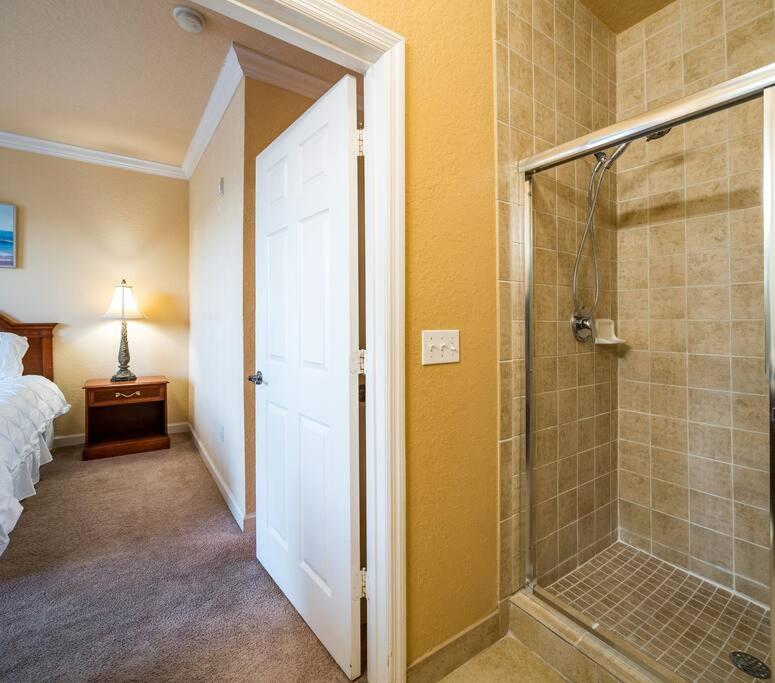 Vacation Fun Spot! Floor! Perfect For Families And Golfers!