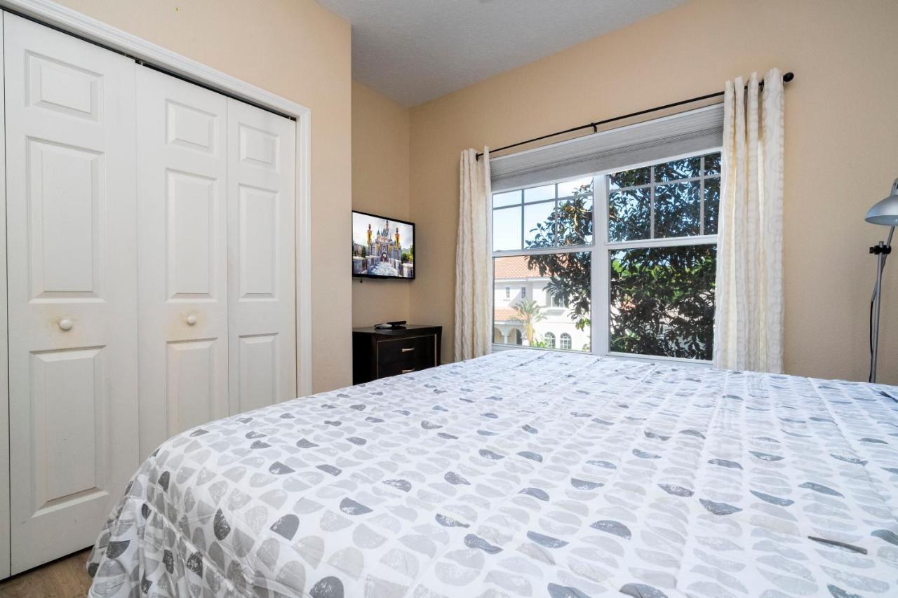 Holiday home Stunning 5 Bd W/ Pool Close To 7420