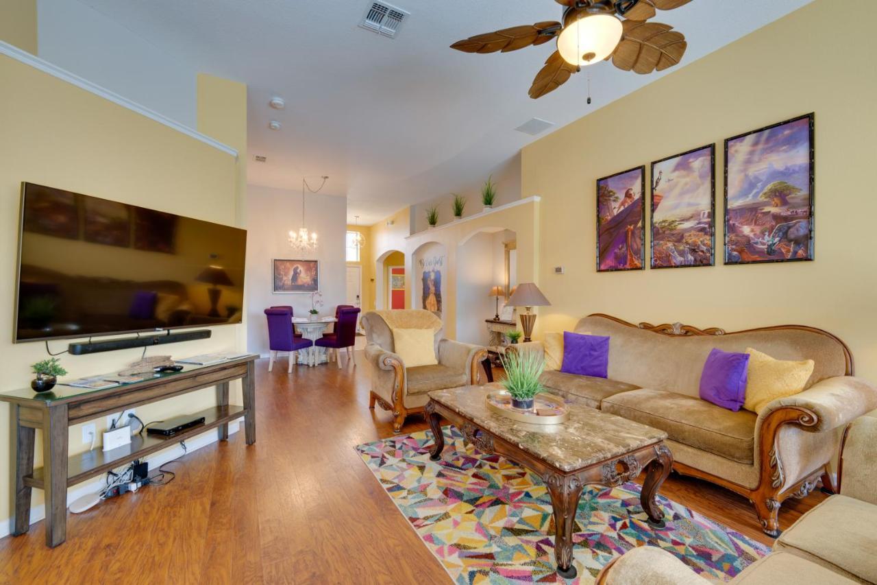 Escape With Arcade, Pool And Themed Rooms! Holiday home Kissimmee