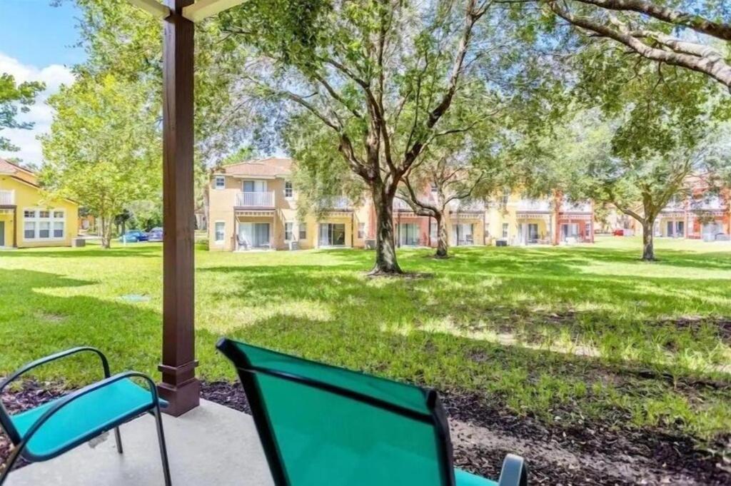 Brand New Oasis 10 Minute Drive To World Holiday home *