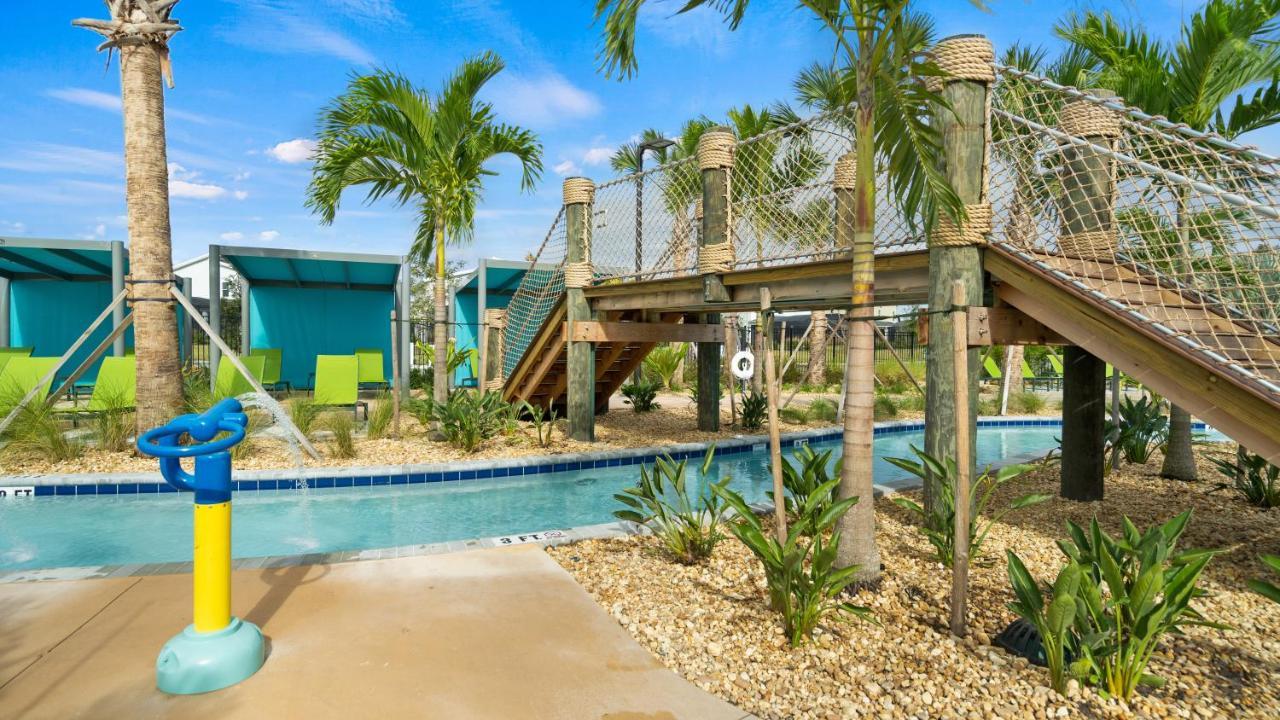 Villa Lakeview In Storey By Diamond Kissimmee