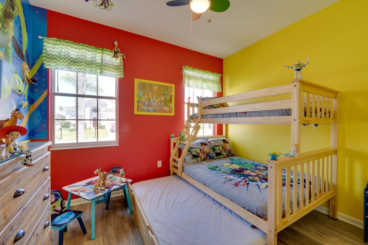 Holiday home Escape With Arcade, Pool And Themed Rooms! *