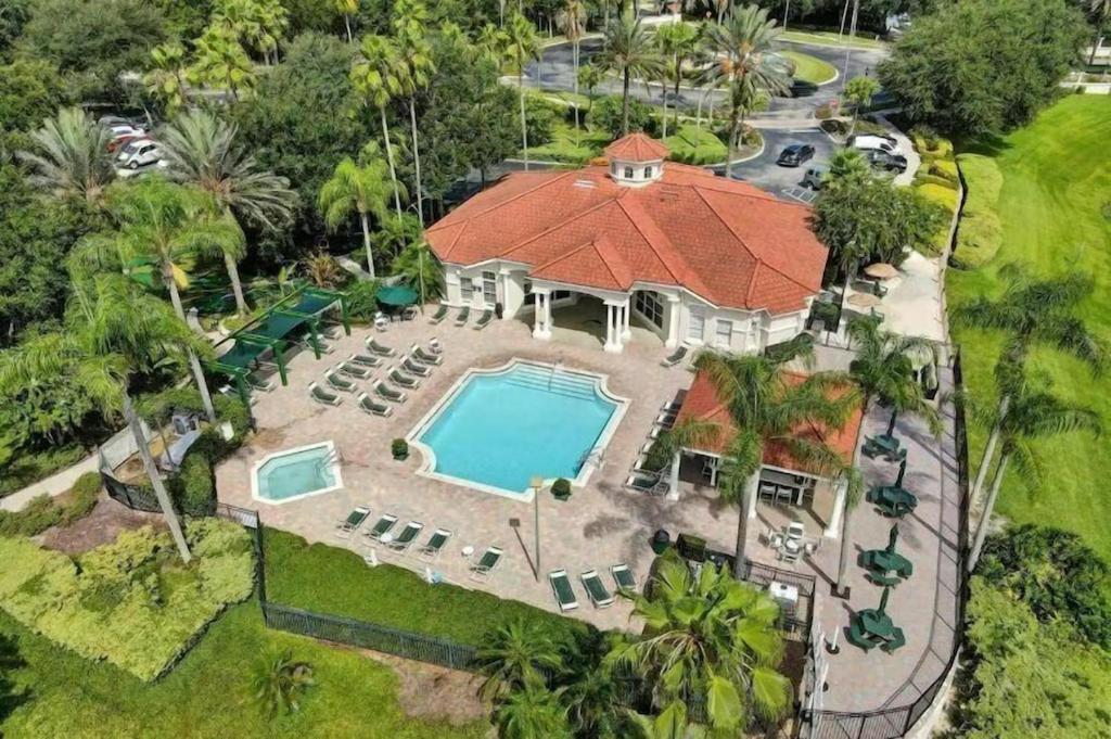 Holiday home Brand New Oasis 10 Minute Drive To World *