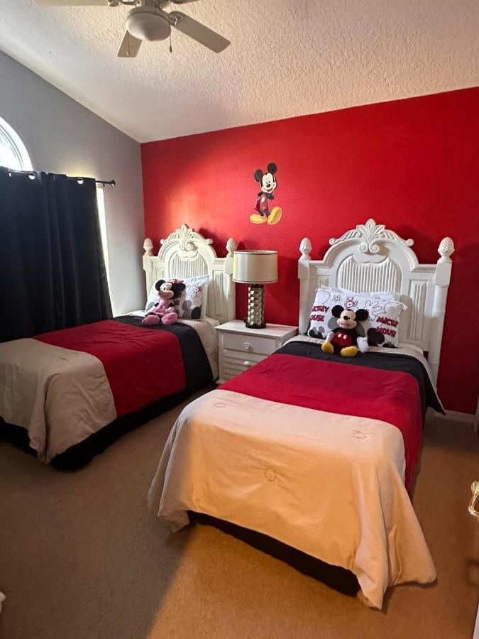 Holiday home Sweet 4 Bedroom 3 Bath Pool & Davenport