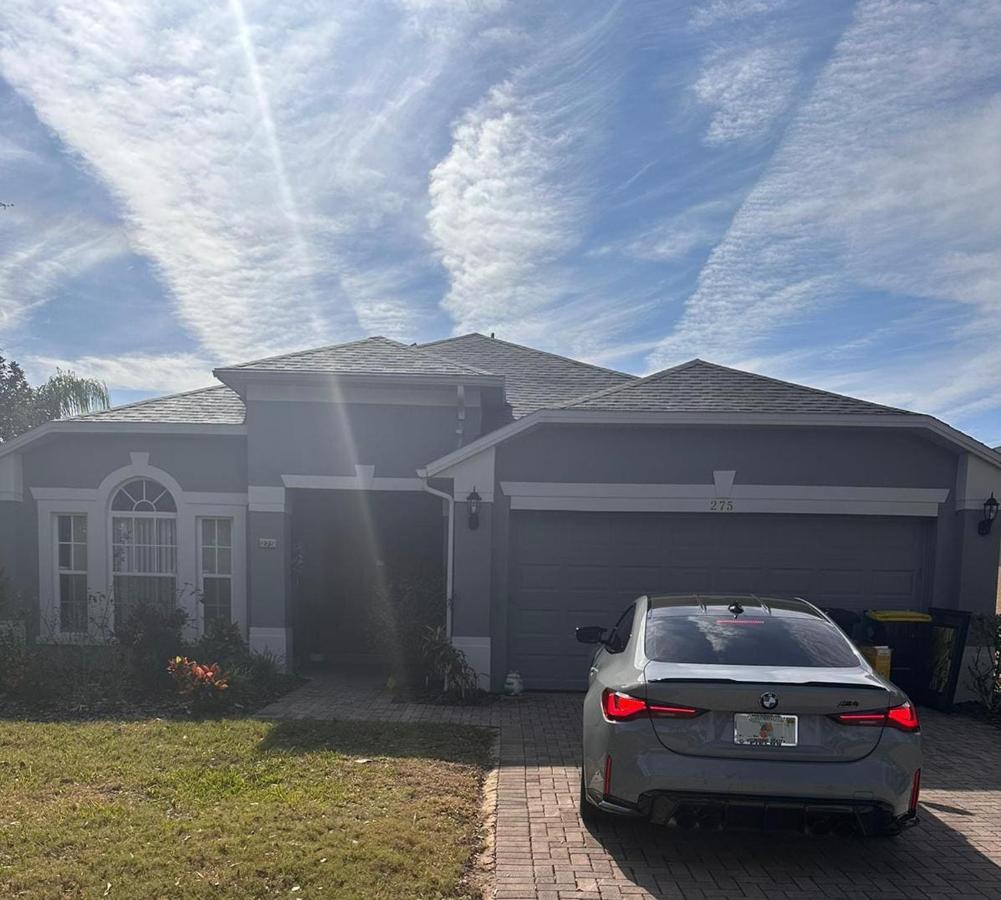 Sweet 4 Bedroom 3 Bath Pool & Holiday home