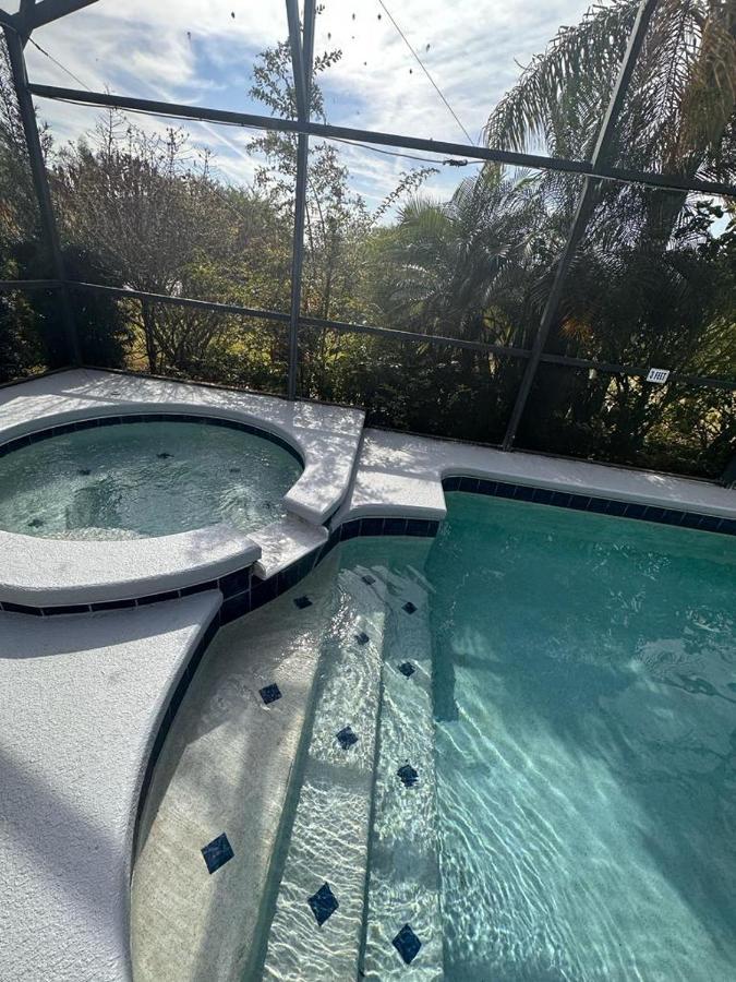 Holiday home Sweet 4 Bedroom 3 Bath Pool & Davenport