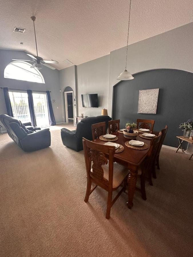 Holiday home Sweet 4 Bedroom 3 Bath Pool &