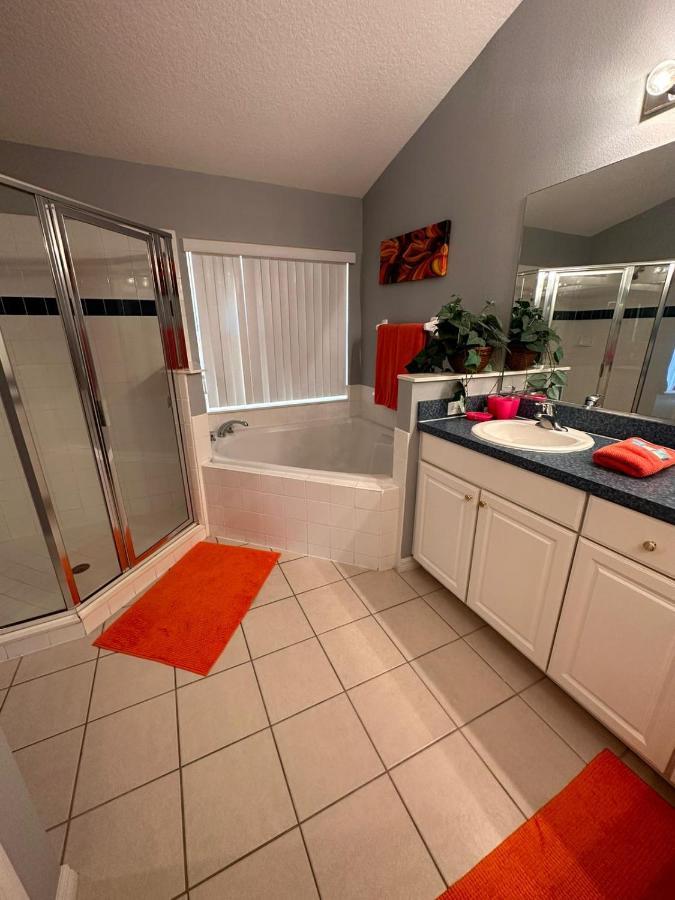 Sweet 4 Bedroom 3 Bath Pool & Holiday home Davenport