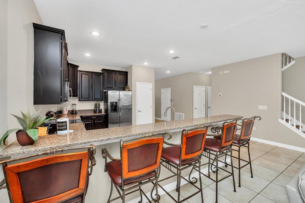 Villa Stunning 9-br Themed With Free Access To A Water Park! *