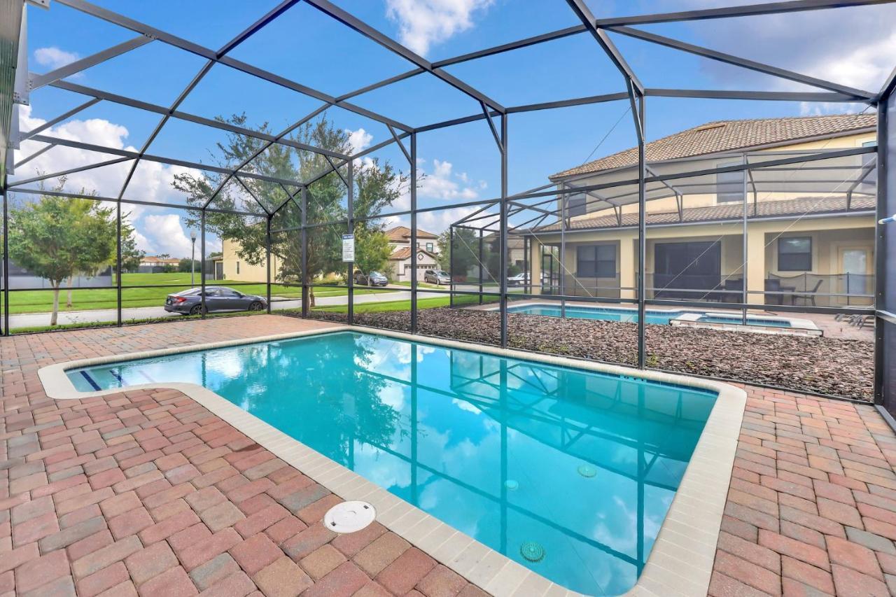 Villa Stunning 9-br Themed With Free Access To A Water Park!