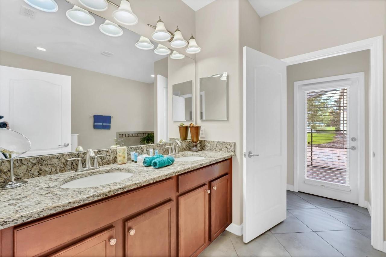 Stunning 9-br Themed With Free Access To A Water Park! Davenport