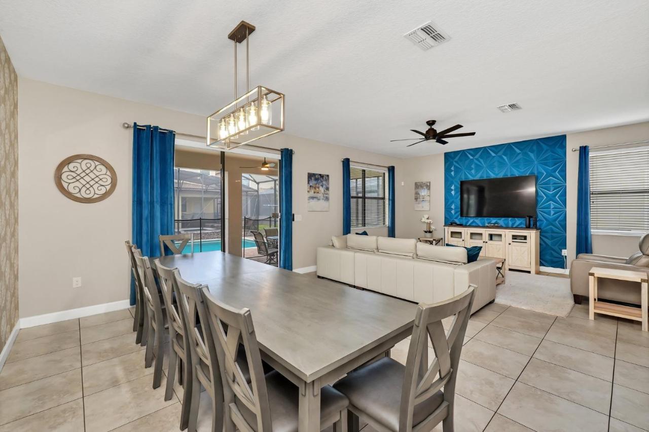 Stunning 9-br Themed With Free Access To A Water Park! * Davenport