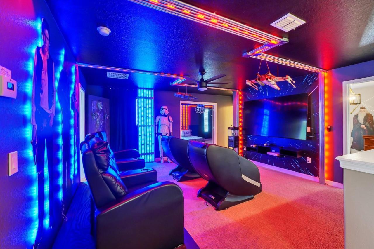 Stunning 9-br Themed With Free Access To A Water Park! *